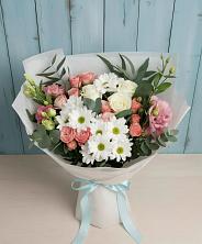 Букет цветов из:  Розы, Лизиантусы и Хризантемы в Поселке Биокомбината