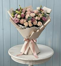 Букет цветов из:  Розы и Лизиантусы в Поселке Биокомбината