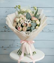 Букет цветов из:  Розы и Лизиантусы в Поселке Биокомбината