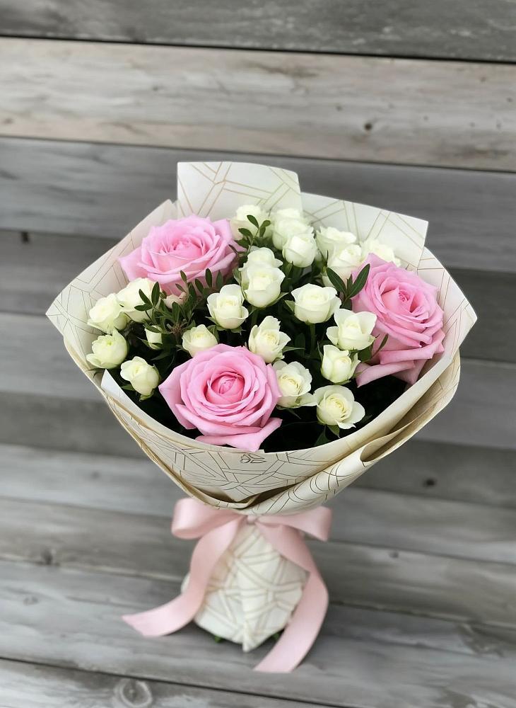 Букет цветов из: Розы в Поселке Биокомбината