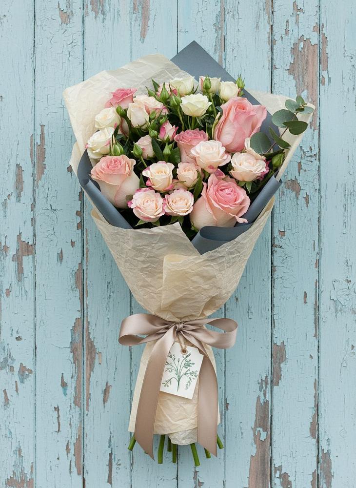 Букет цветов из: Розы в Поселке Биокомбината