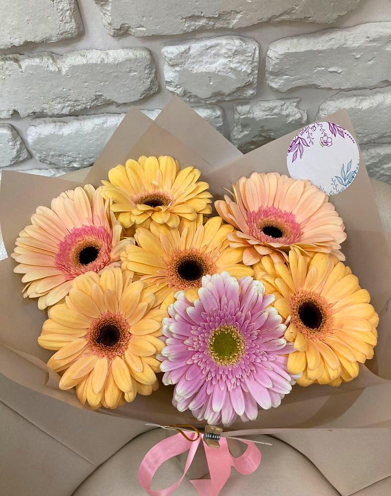 Букет цветов из: Герберы в Поселке Биокомбината