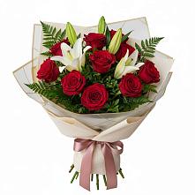 Букет цветов из:  Лилии и Розы в Поселке Биокомбината