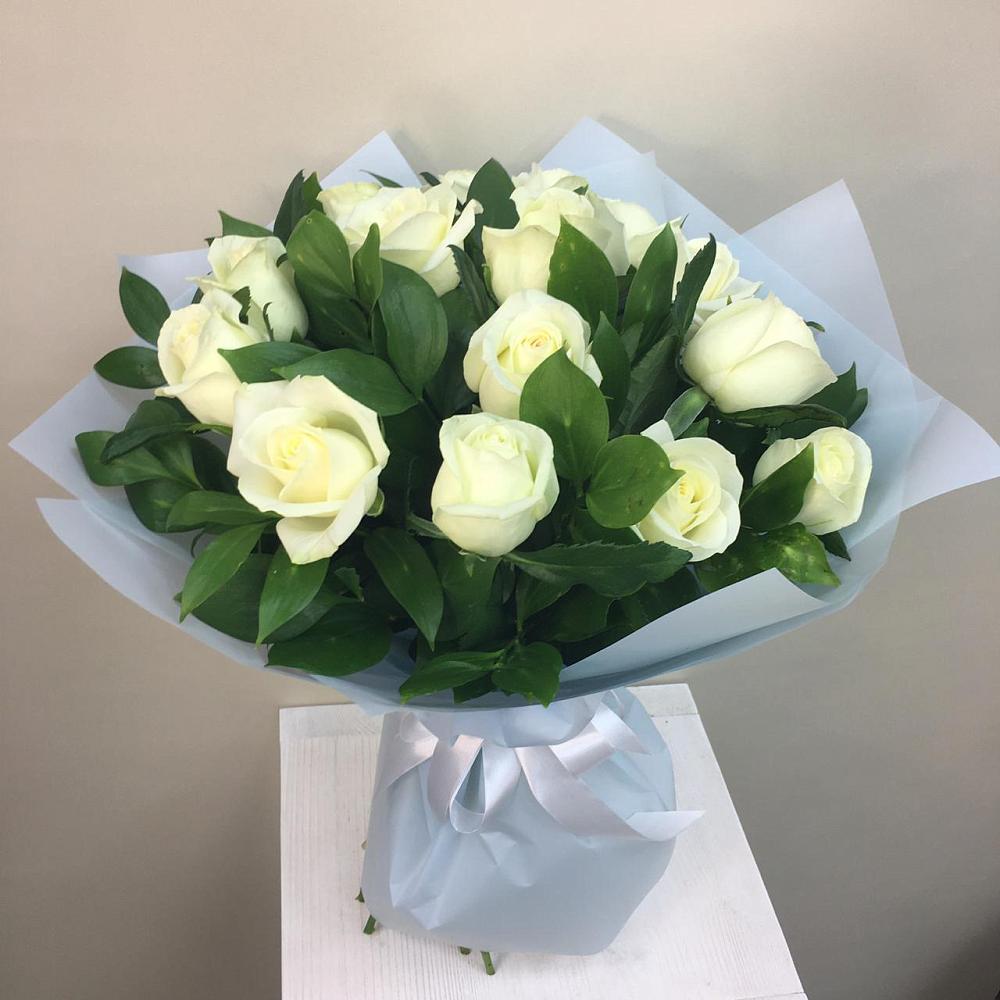Букет 15 Белых роз Проуд в Поселке Биокомбината