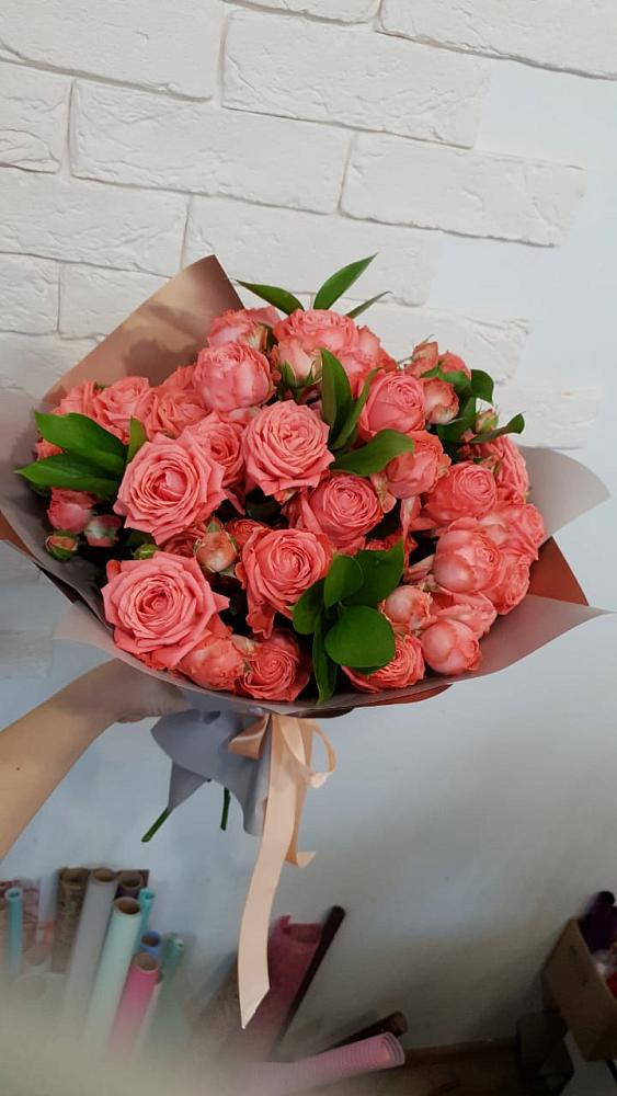 Букет цветов из: Розы в Поселке Биокомбината