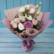 Букет цветов из:  Розы и Лизиантусы в Поселке Биокомбината