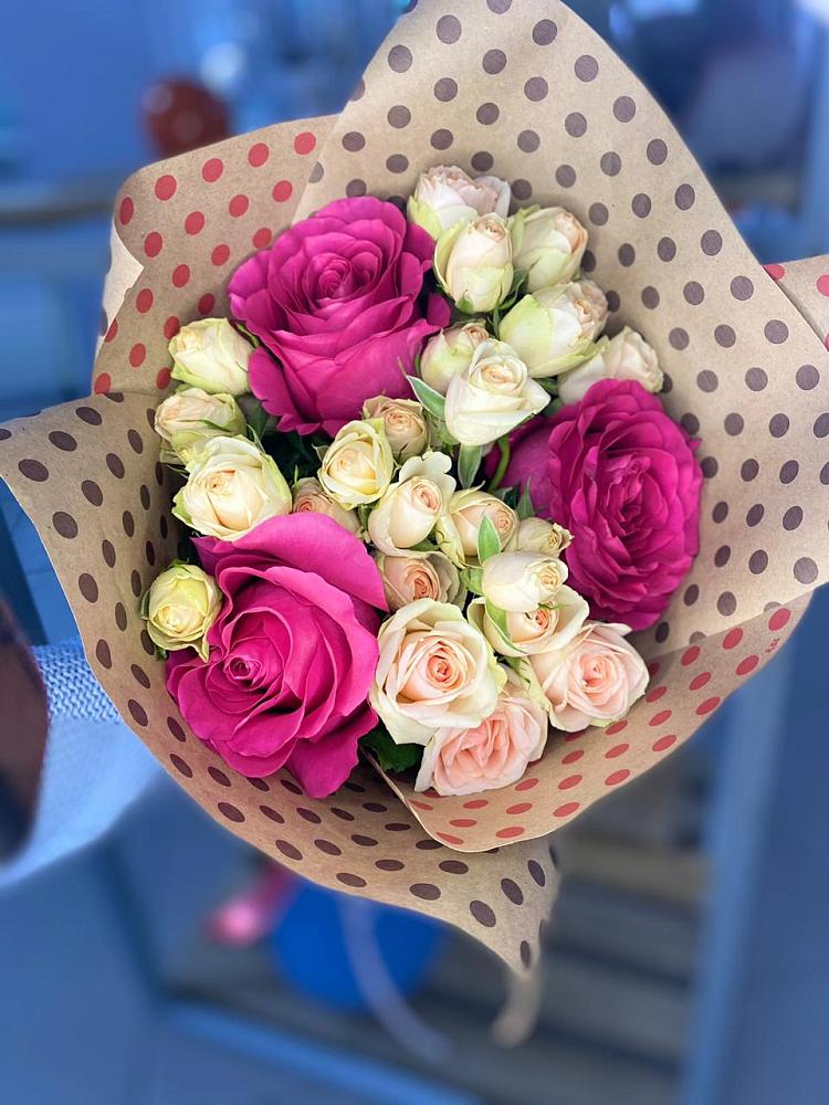 Букет цветов из: Розы в Поселке Биокомбината