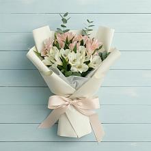 Букет цветов из:  Альстромерии в Поселке Биокомбината