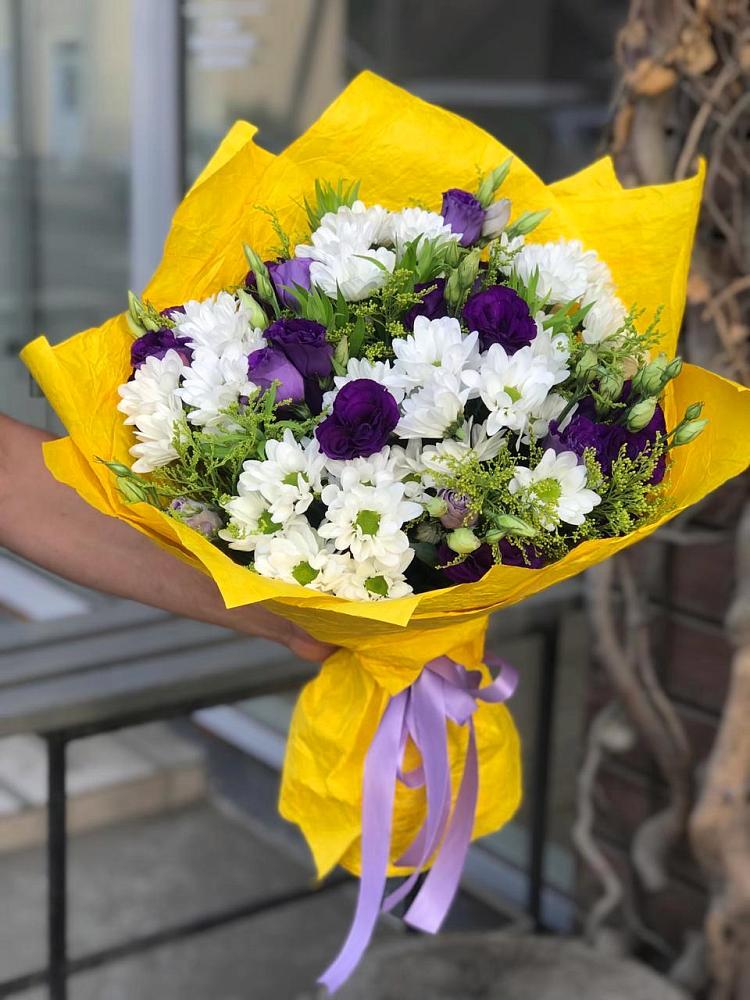 Букет цветов из: Ирисы, Хризантемы и Ромашки в Поселке Биокомбината