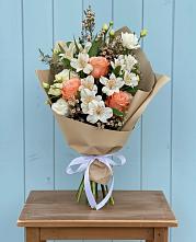 Букет цветов из:  Альстромерии, Лизиантусы, Розы и Хризантемы #REPLACE_PRED# Поселке Биокомбината