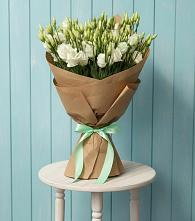 Букет цветов из:  Лизиантусы в Поселке Биокомбината