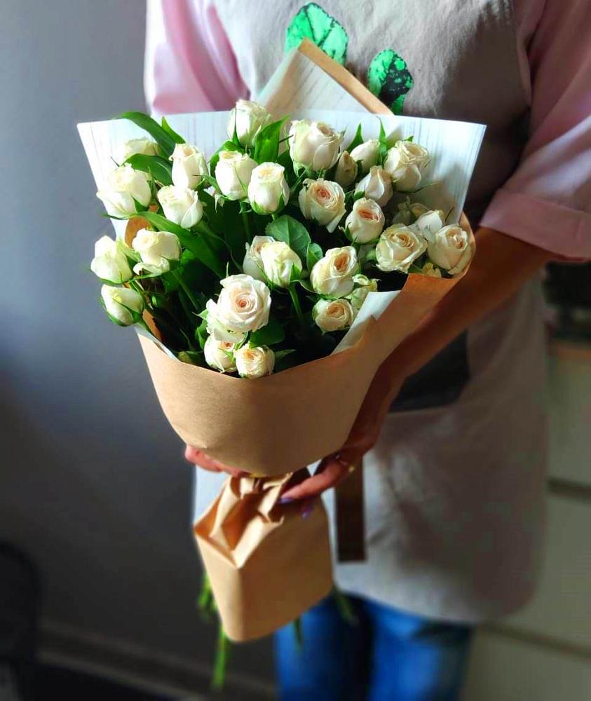 Букет цветов из: Розы в Поселке Биокомбината