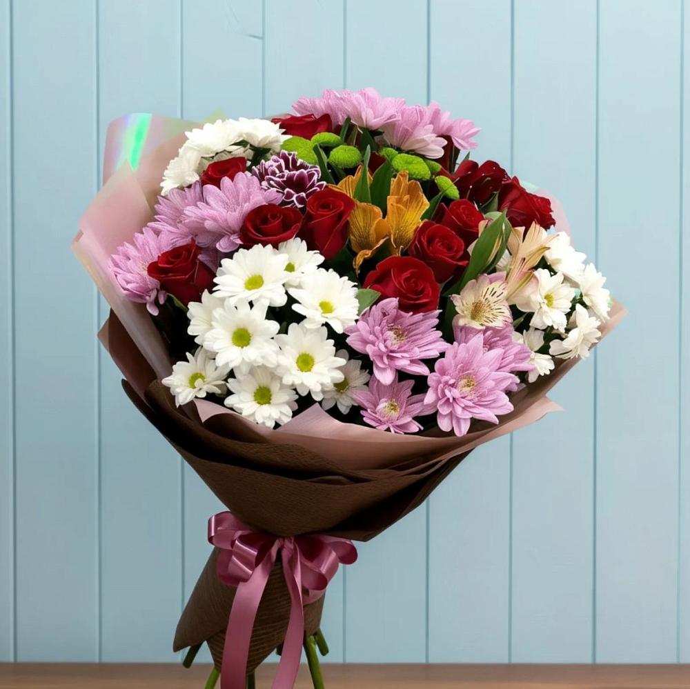 Букет цветов из: Розы, Хризантемы и Альстромерии в Поселке Биокомбината
