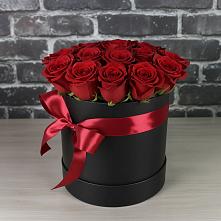 Цветочная композиция из Розы в шляпной коробке в Поселке Биокомбината