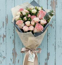 Букет цветов из:  Розы в Поселке Биокомбината