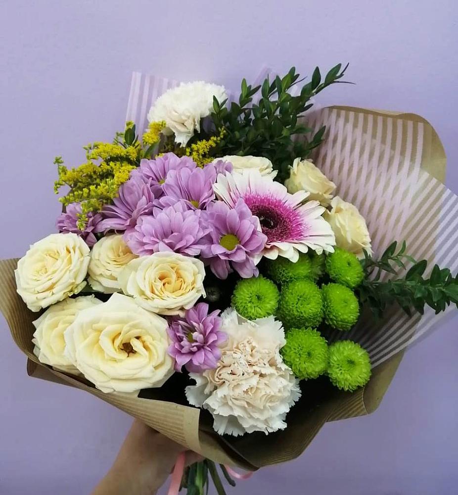 Букет цветов из: Хризантемы, Розы, Гвоздики и Герберы в Поселке Биокомбината