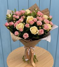 Букет цветов из:  Розы в Поселке Биокомбината