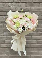 Букет цветов из:  Гвоздики, Розы, Лизиантусы и Хризантемы в Поселке Биокомбината