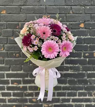 Букет цветов из:  Герберы и Хризантемы в Поселке Биокомбината