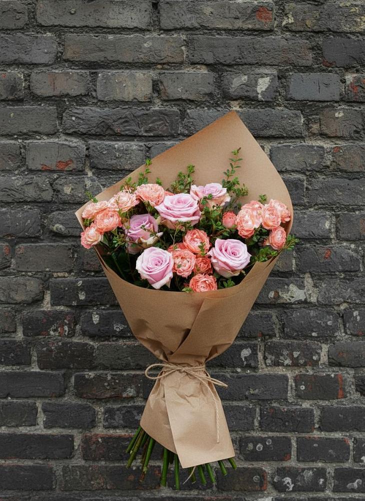 Букет цветов из: Розы в Поселке Биокомбината