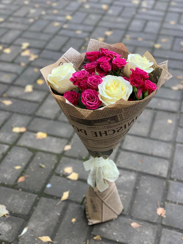 Букет цветов из: Розы в Поселке Биокомбината