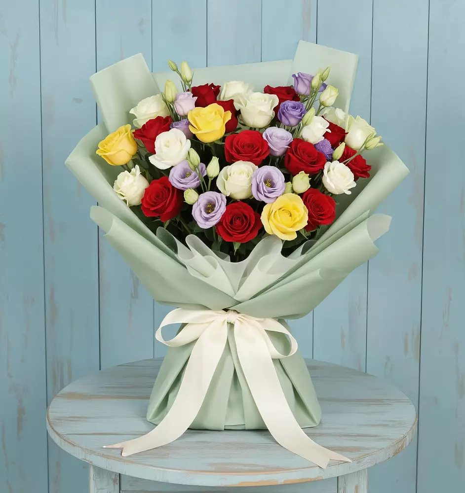 Букет цветов из: Розы в Поселке Биокомбината