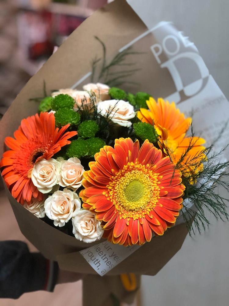 Букет цветов из: Герберы, Хризантемы и Розы в Поселке Биокомбината