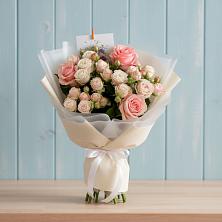 Букет цветов из:  Розы в Поселке Биокомбината