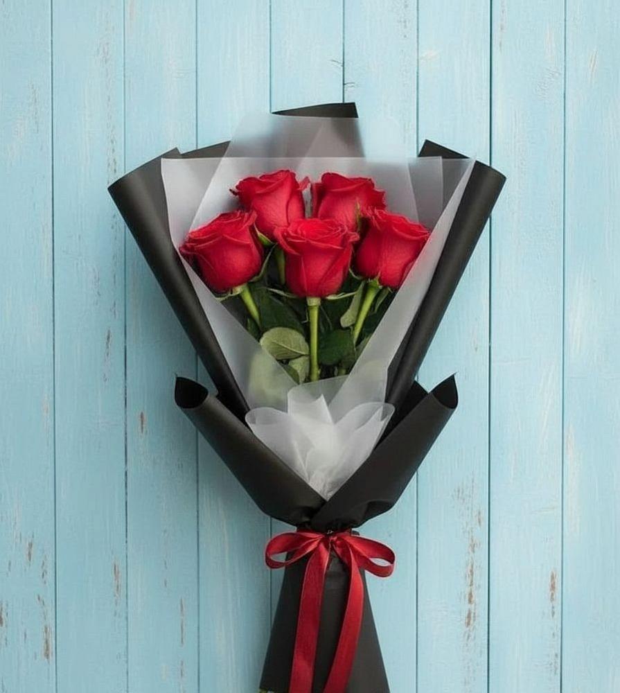 Букет цветов из: Розы в Поселке Биокомбината