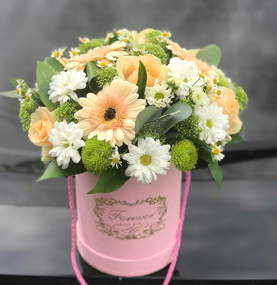 Цветочная композиция из Розы, Герберы и Хризантемы в шляпной коробке в Поселке Биокомбината